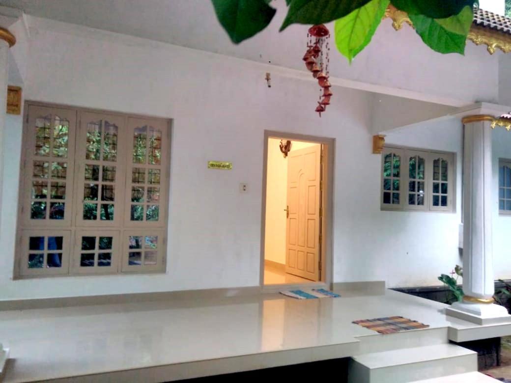 Leeland Munnar Bed & Breakfast Exterior photo